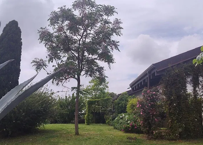 Casa Cardea 3* אפריליה