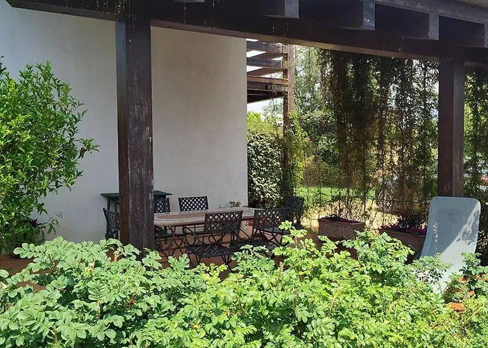 לינה וארוחת בוקר Casa Cardea 3*